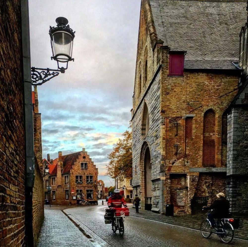 Guesthouse Dijver - Serene Escape In The Heart Of Historic Brugge Bagian luar foto